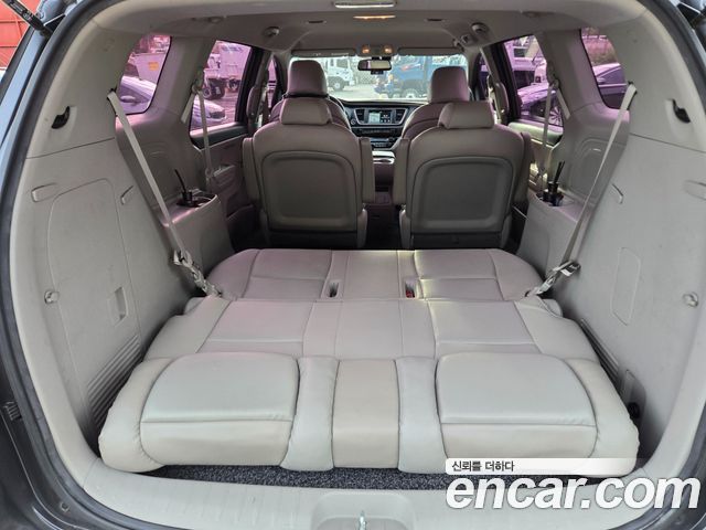 Kia Canival 2018 — photo 8