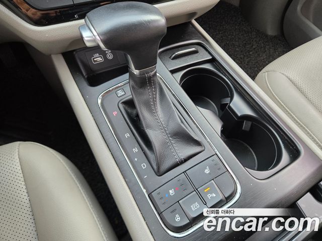 Kia Canival 2018 — photo 12