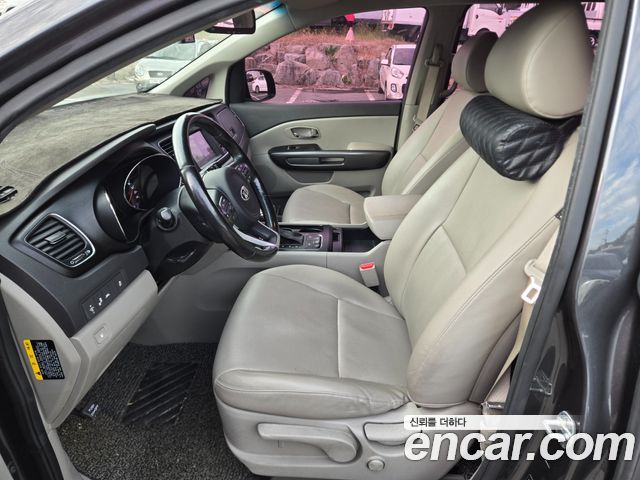 Kia Canival 2018 — photo 15