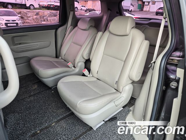 Kia Canival 2018 — photo 16