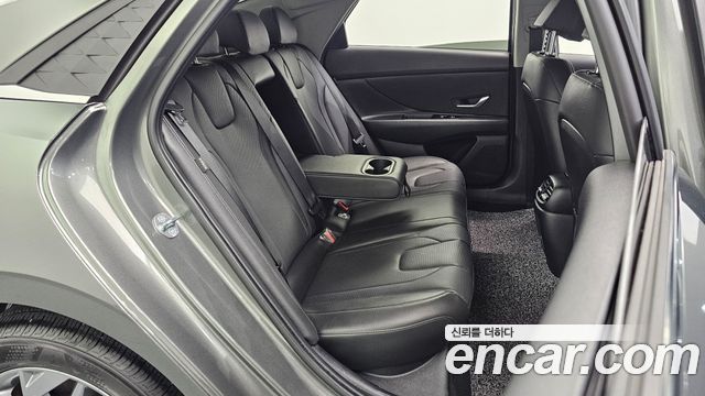 Hyundai AVANTE 2025 — photo 17
