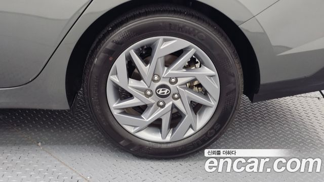 Hyundai AVANTE 2025 — photo 7