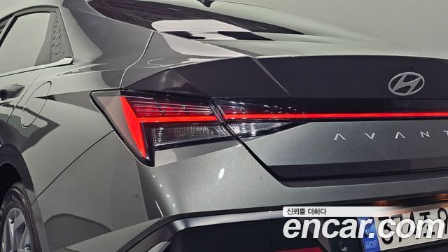 Hyundai AVANTE 2025 — photo 9