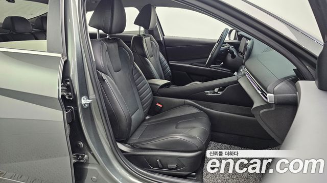 Hyundai AVANTE 2025 — photo 16