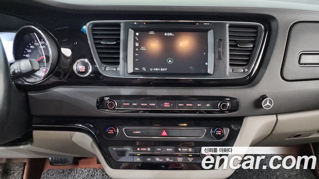 Kia Canival 2016 — photo 13