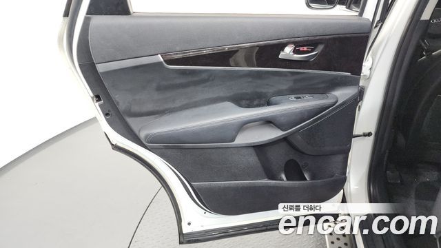 Kia Sorento 2016 — photo 15