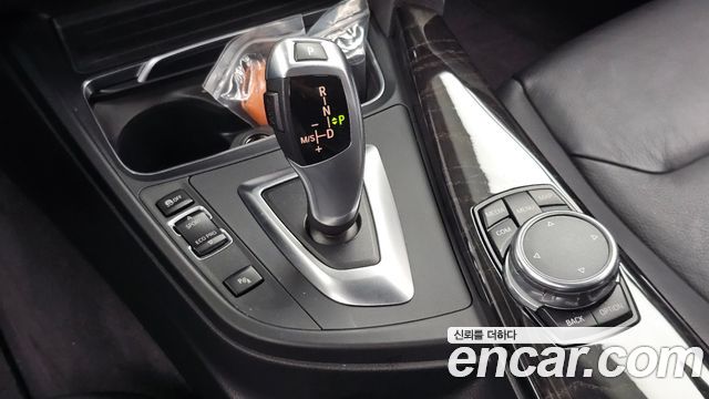 BMW 3-Series 2017 — photo 9