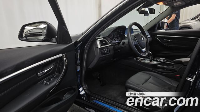BMW 3-Series 2017 — photo 10
