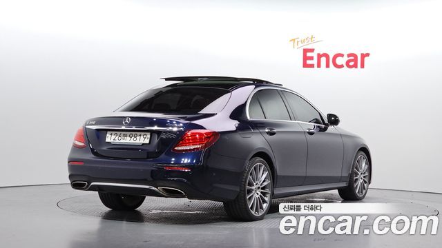 Mercedes-Benz E-Class 2019 — photo 2