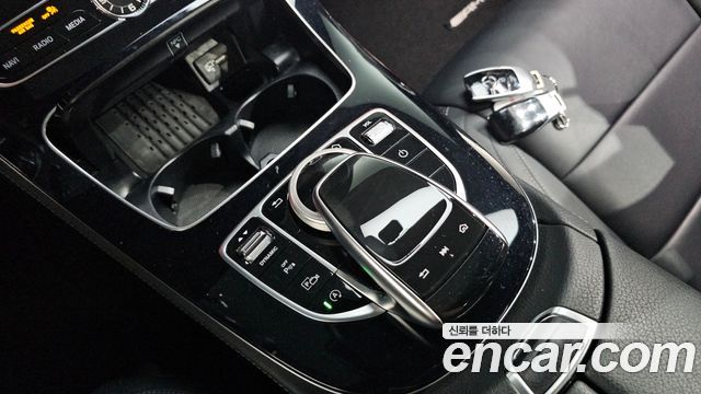 Mercedes-Benz E-Class 2019 — photo 22