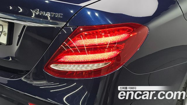 Mercedes-Benz E-Class 2019 — photo 9
