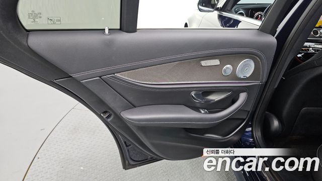 Mercedes-Benz E-Class 2019 — photo 15