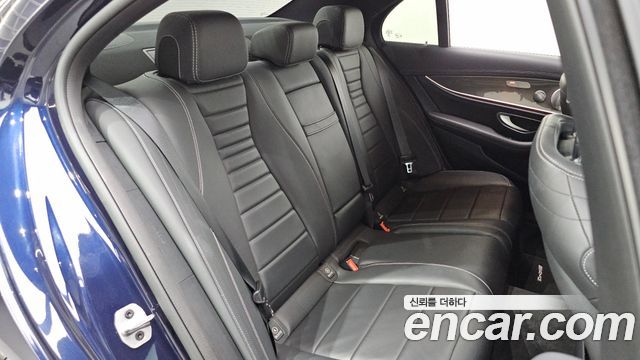 Mercedes-Benz E-Class 2019 — photo 31