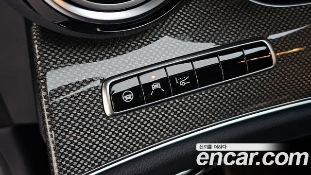 Mercedes-Benz E-Class 2019 — photo 33