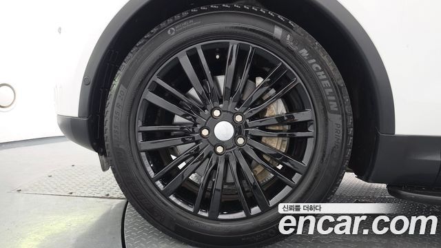 Land Rover Discovery 2020 — photo 5