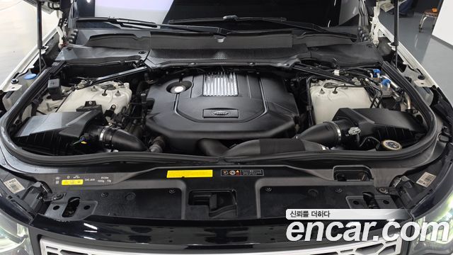 Land Rover Discovery 2020 — photo 6