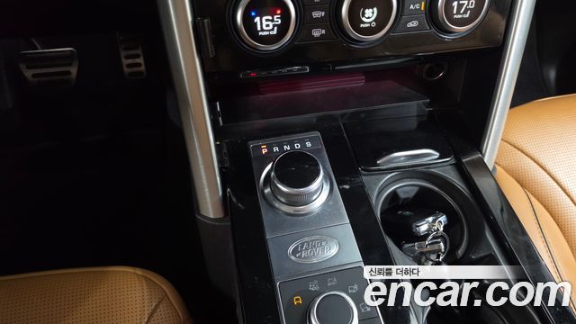 Land Rover Discovery 2020 — photo 12
