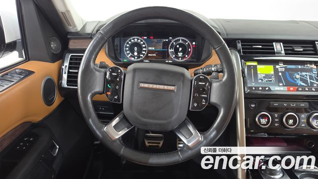 Land Rover Discovery 2020 — photo 18
