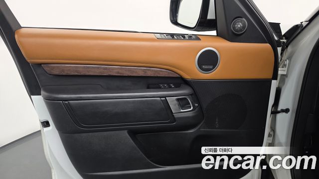 Land Rover Discovery 2020 — photo 14