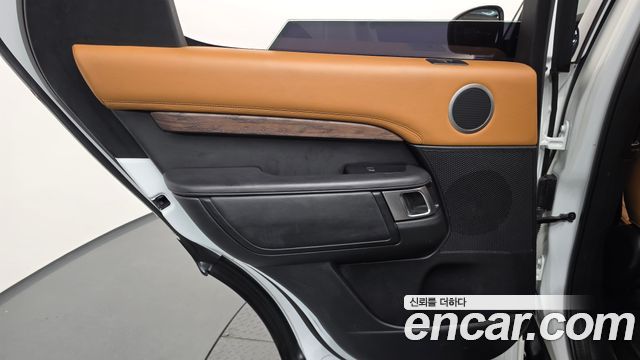 Land Rover Discovery 2020 — photo 15
