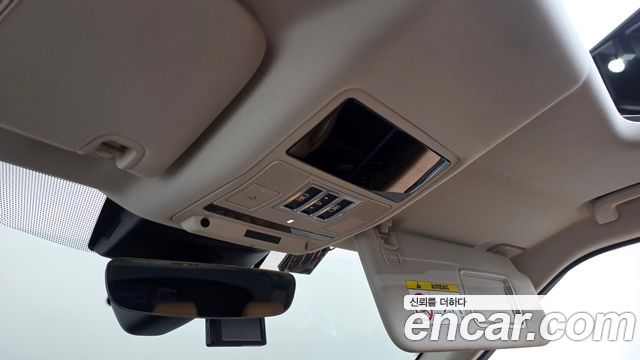 Land Rover Discovery 2020 — photo 30