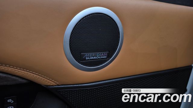 Land Rover Discovery 2020 — photo 32