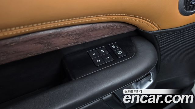 Land Rover Discovery 2020 — photo 35