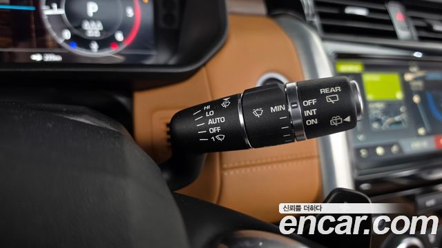 Land Rover Discovery 2020 — photo 36
