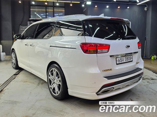 Kia Canival 2016 — photo 6