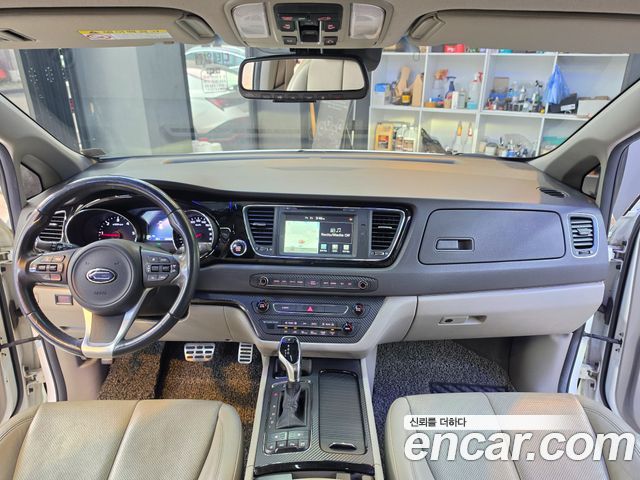 Kia Canival 2016 — photo 9
