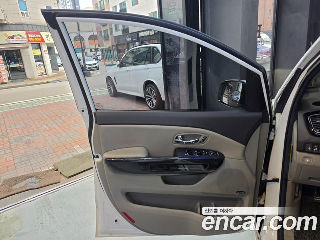 Kia Canival 2016 — photo 15