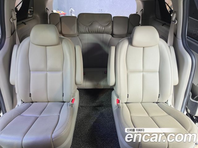 Kia Canival 2016 — photo 18