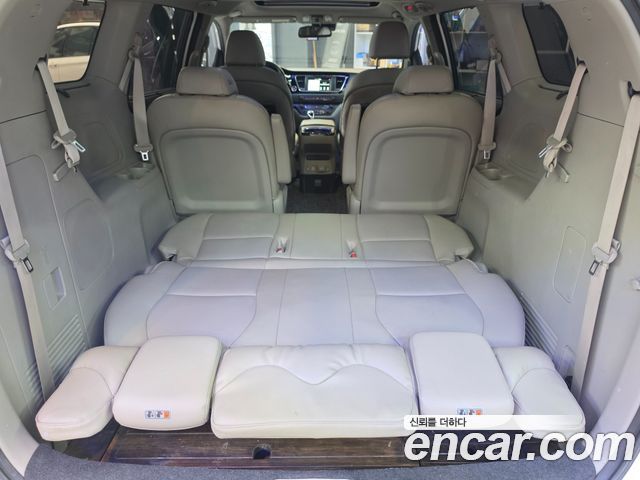 Kia Canival 2016 — photo 19