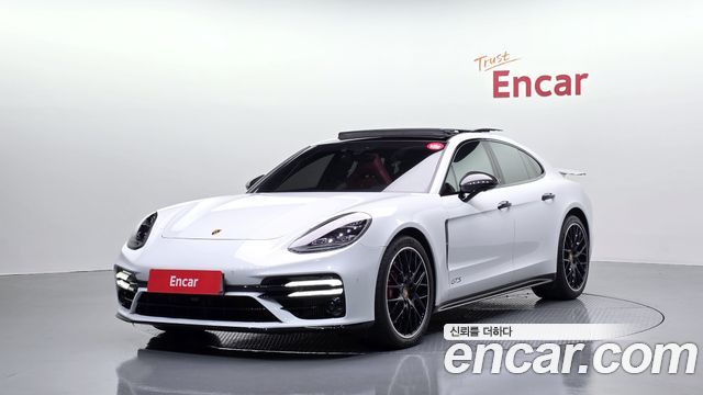 Porsche Panamera 2019 — photo 1