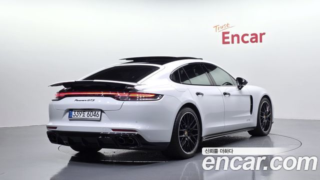 Porsche Panamera 2019 — photo 2