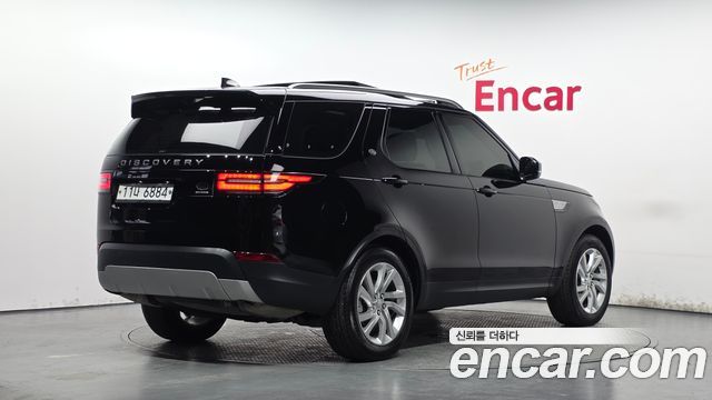 Land Rover Discovery 2018 — photo 2