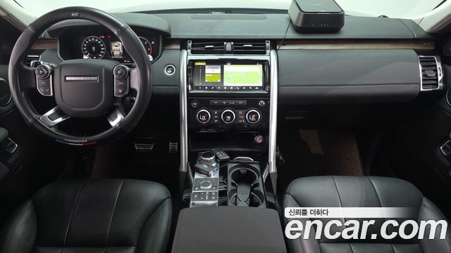 Land Rover Discovery 2018 — photo 10