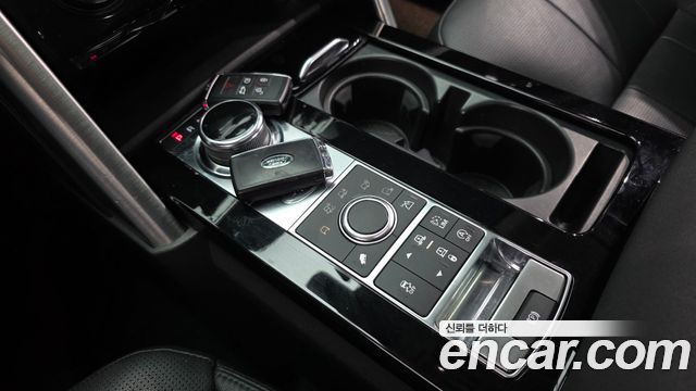 Land Rover Discovery 2018 — photo 12