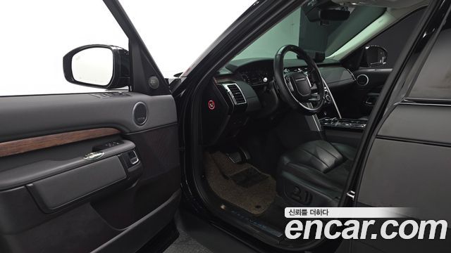 Land Rover Discovery 2018 — photo 13