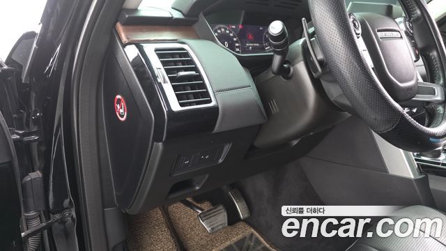 Land Rover Discovery 2018 — photo 19