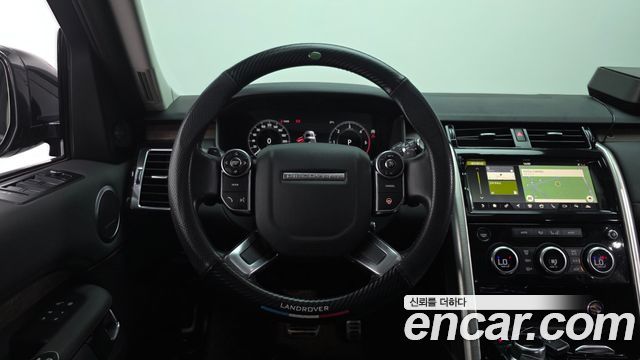 Land Rover Discovery 2018 — photo 20