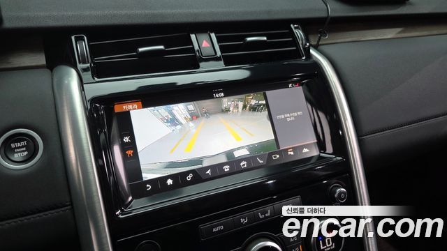 Land Rover Discovery 2018 — photo 22