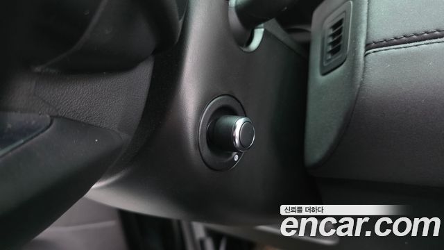 Land Rover Discovery 2018 — photo 35