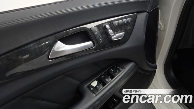 Mercedes-Benz CLS-Class 2015 — photo 16