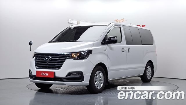 Hyundai Starex 2020 — photo 1