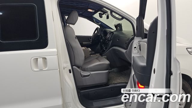 Hyundai Starex 2020 — photo 11