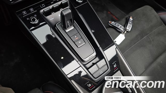 Porsche 911 2023 — photo 12