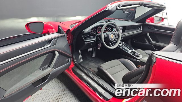 Porsche 911 2023 — photo 13