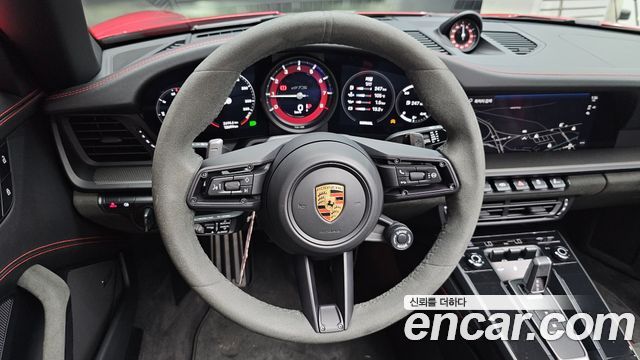 Porsche 911 2023 — photo 18