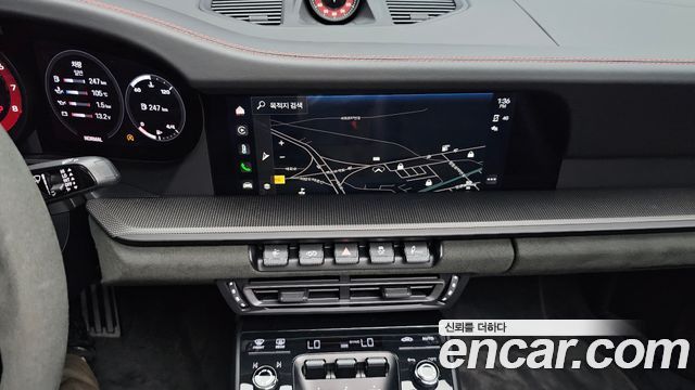 Porsche 911 2023 — photo 19